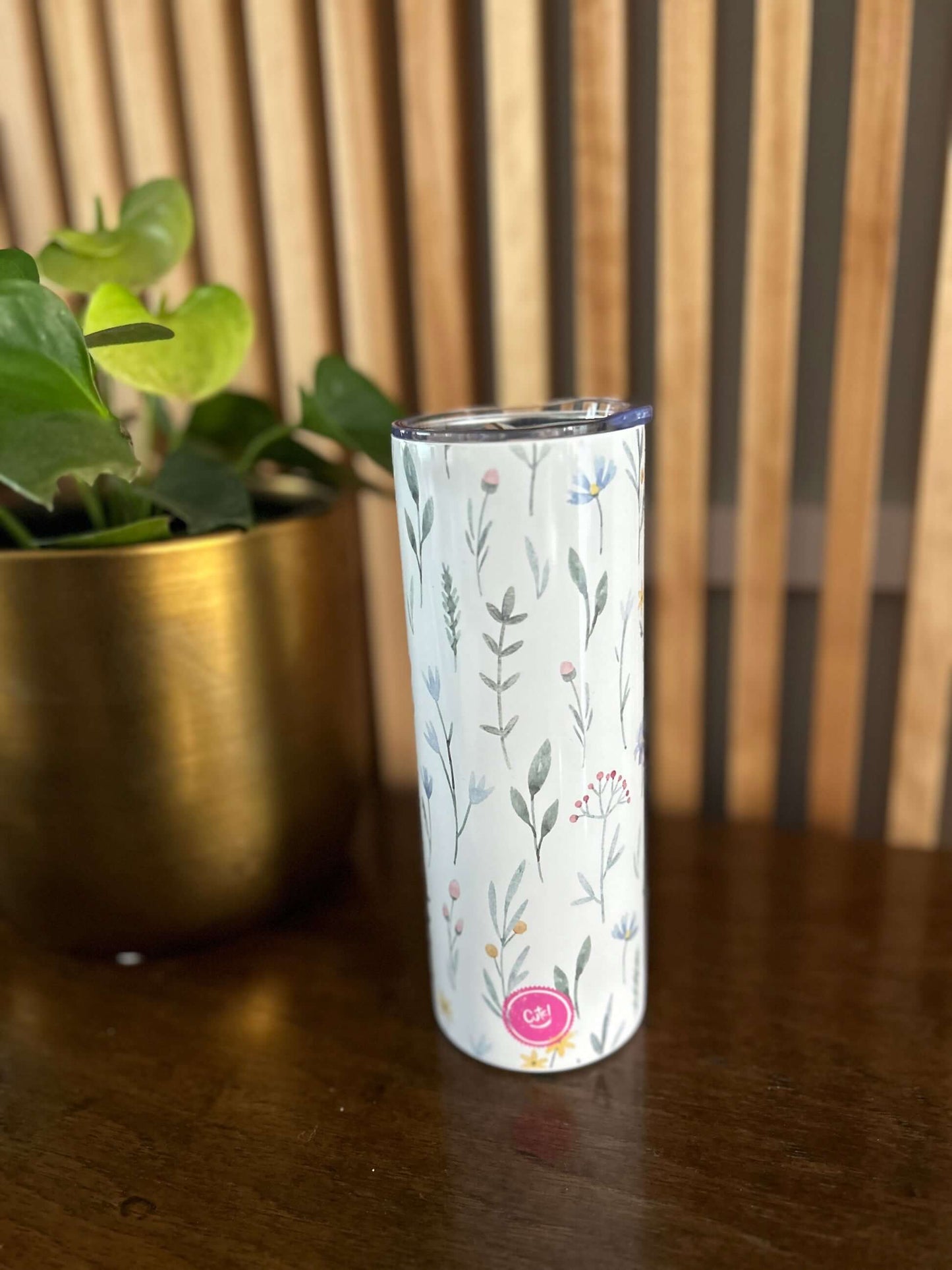 Tasse de voyage avec fleurs blanche - Bonnes vacances - Cute!
